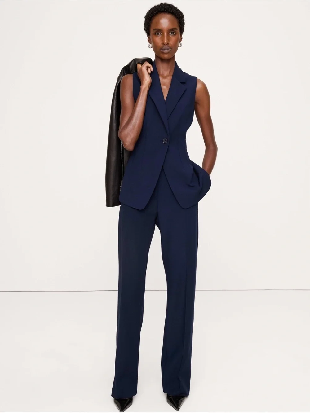 NWOT Banana Republic Navy High-Rise Straight-Leg Trousers size 8Tall. Classic.